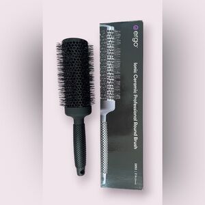 Ergo Ionic Ceramic Professional Round Brush - Black ER53